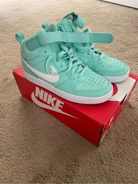Kohl's Kids' High-Top Sneakers in Mint || Fits a women 8.5